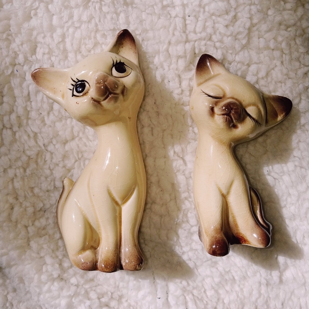 Vintage cat salt and pepper shakers